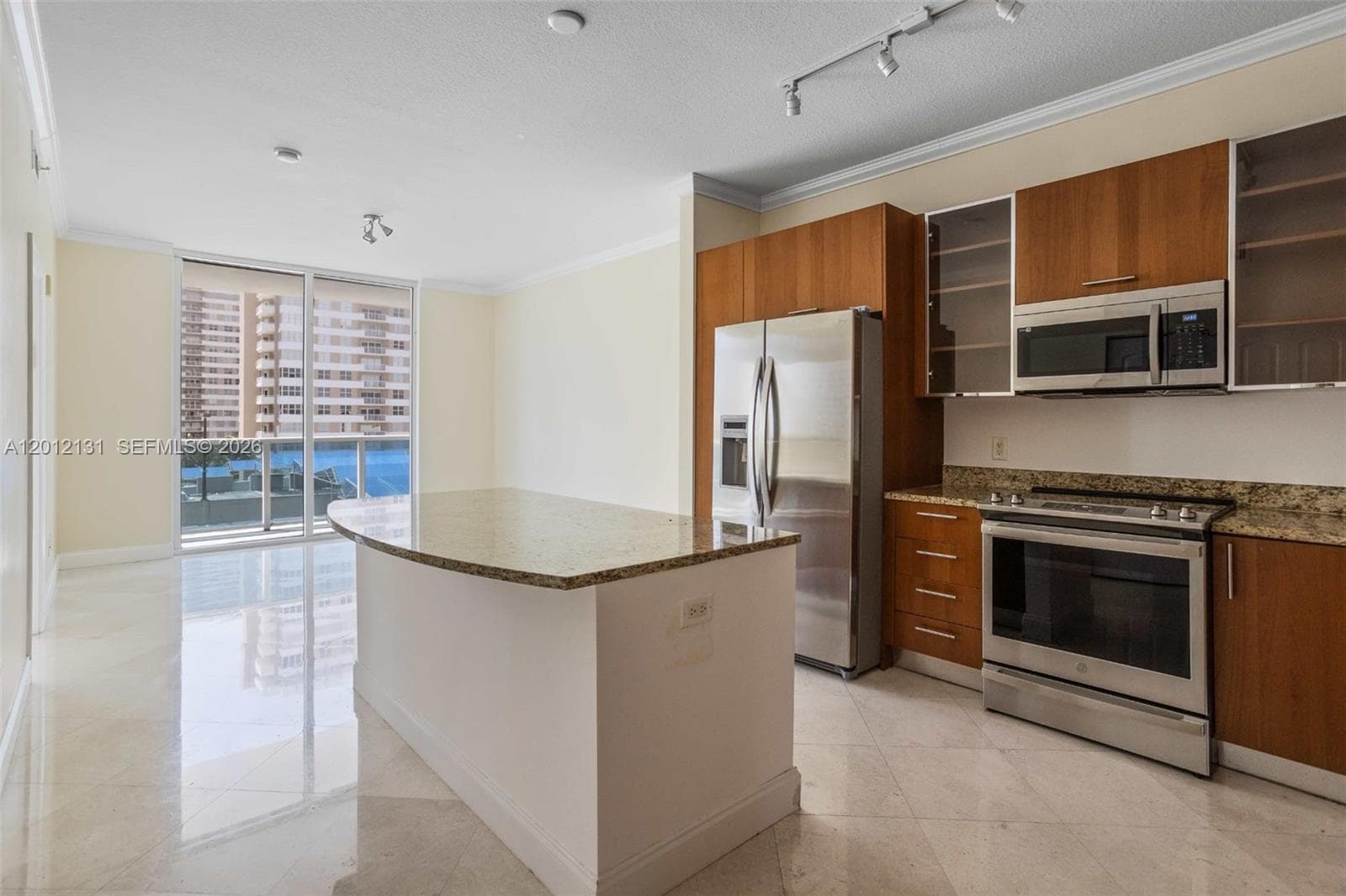 1945 S Ocean Dr 503 photo 1