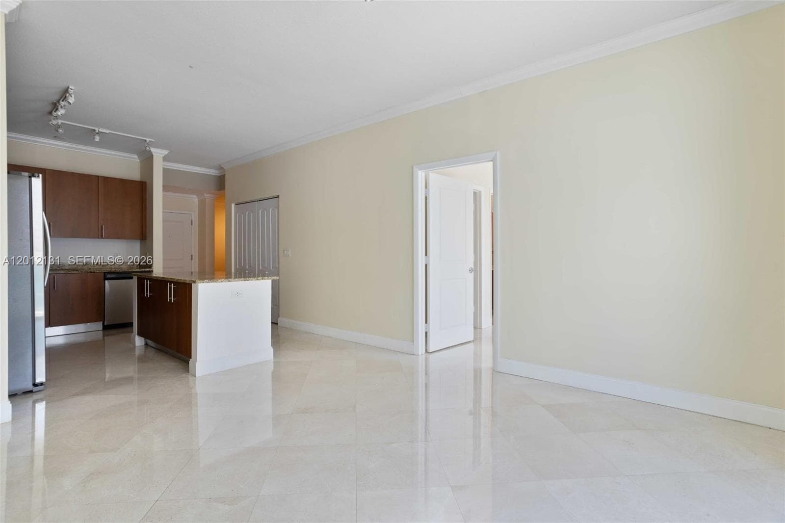 1945 S Ocean Dr 503 photo 14