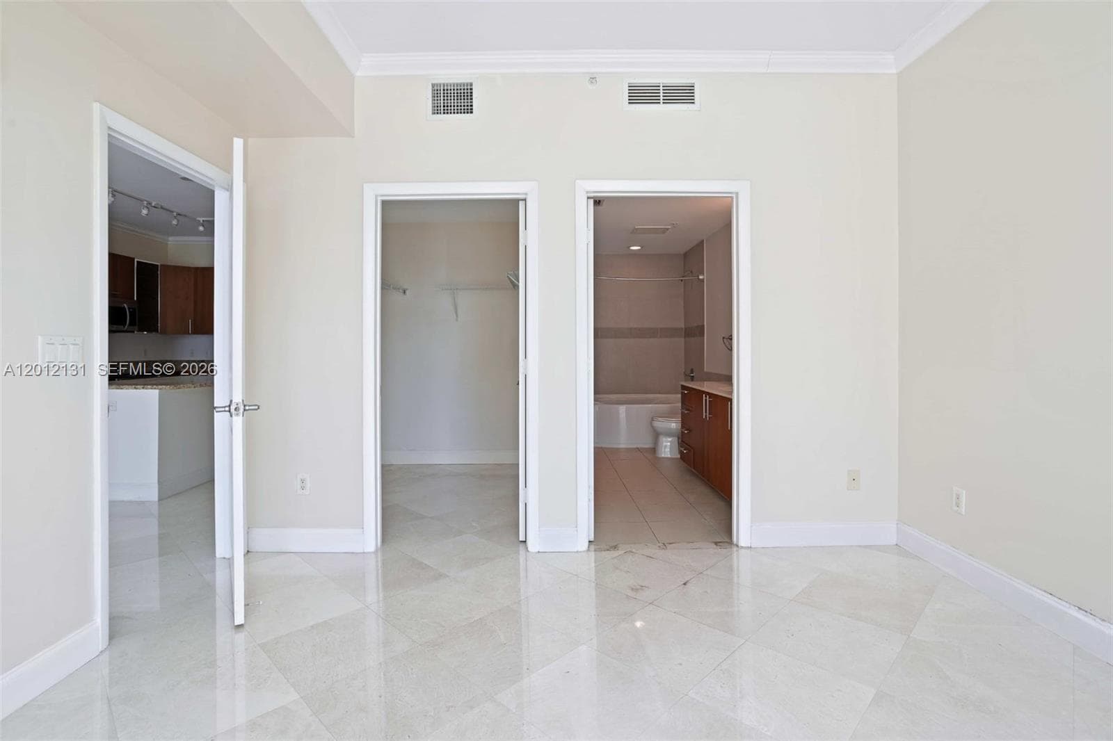 1945 S Ocean Dr 503 photo 18