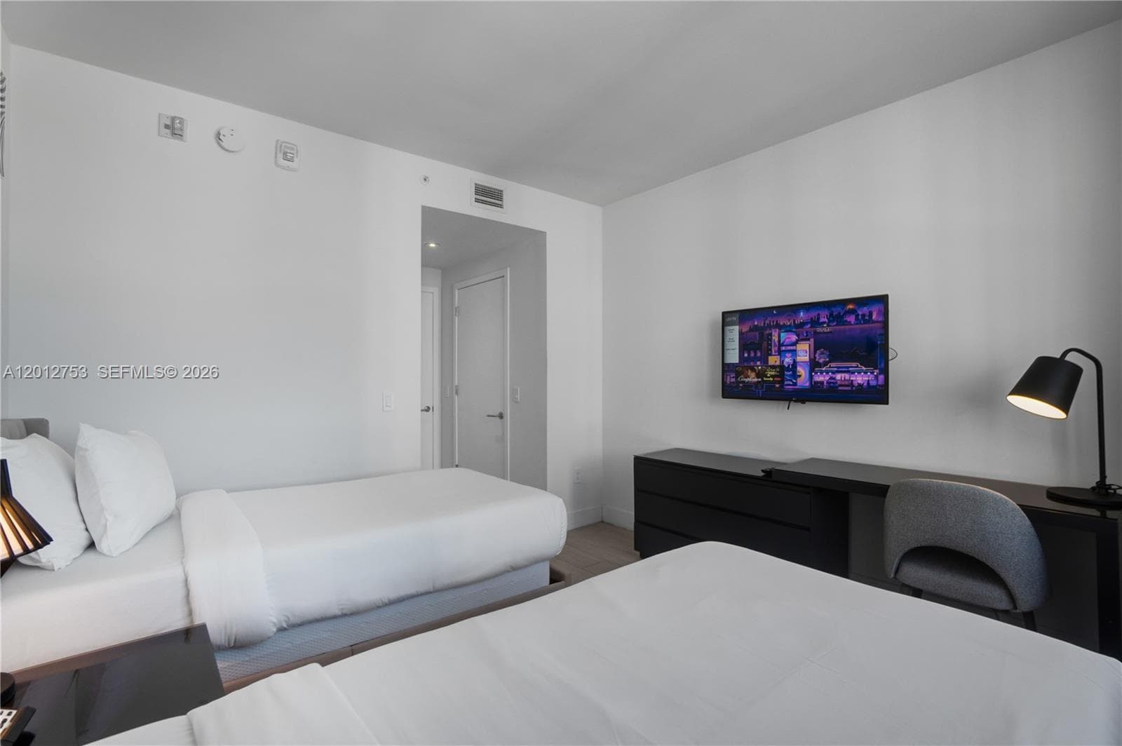 4010 Ocean Dr R1801 photo 18