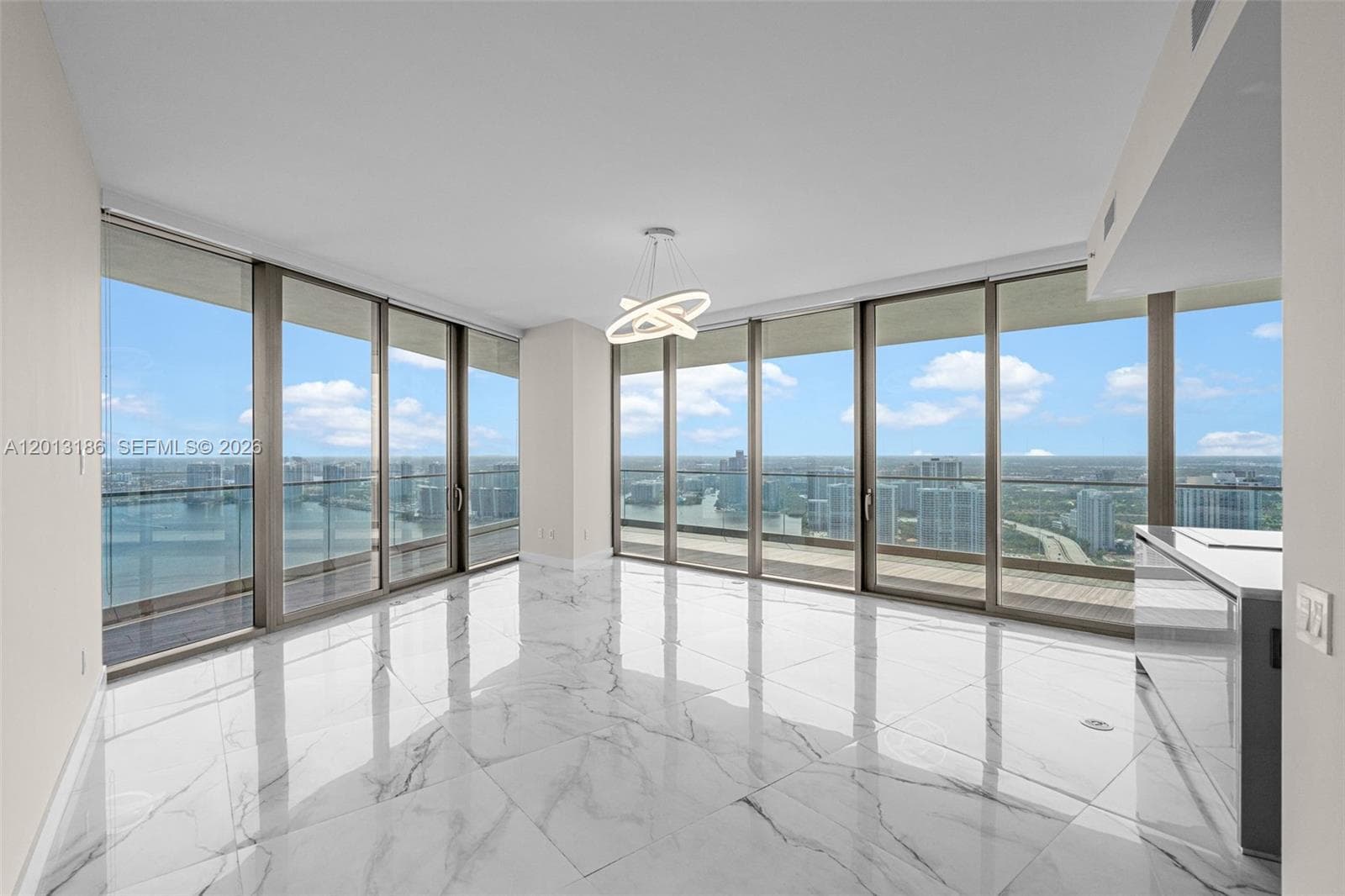18975 Collins Ave 3605 photo 4