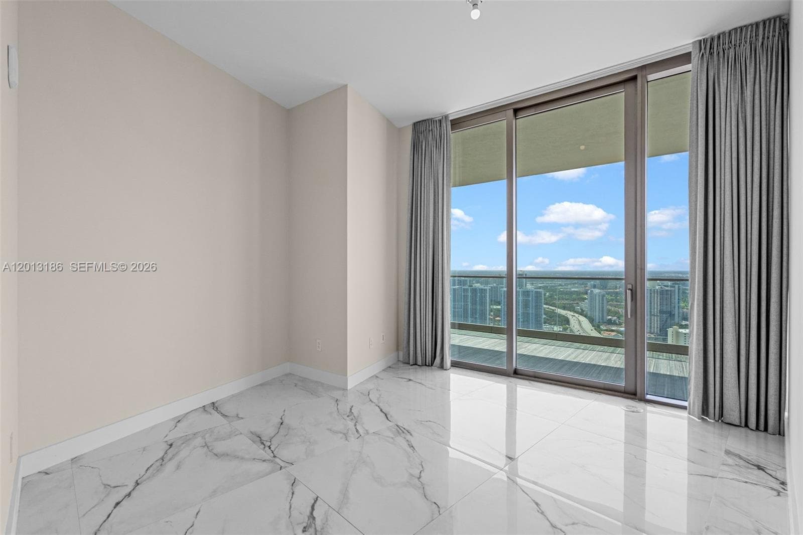 18975 Collins Ave 3605 photo 25
