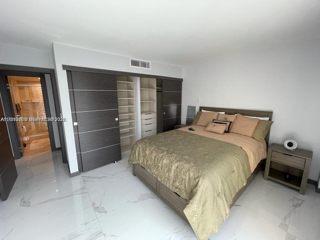 2049 Ocean Dr East401 photo 23