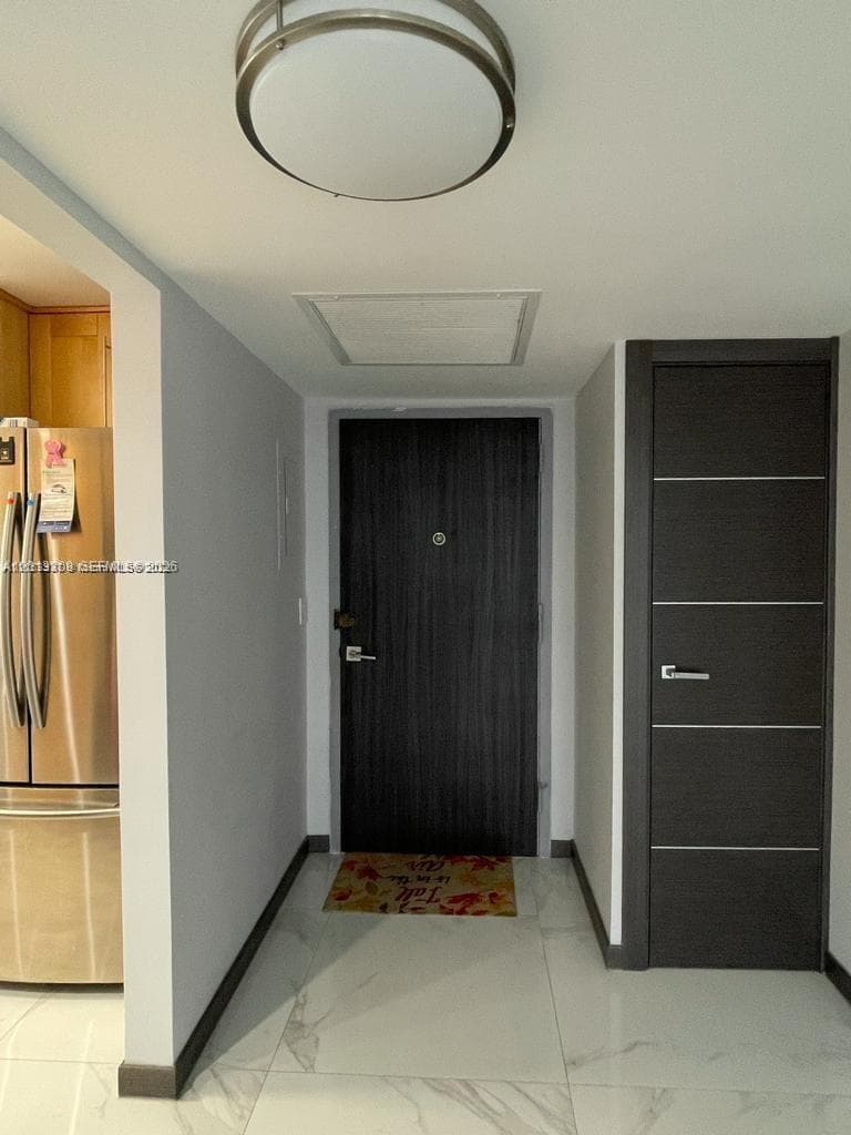 2049 Ocean Dr East401 photo 20