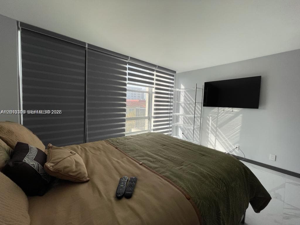 2049 Ocean Dr East401 photo 24