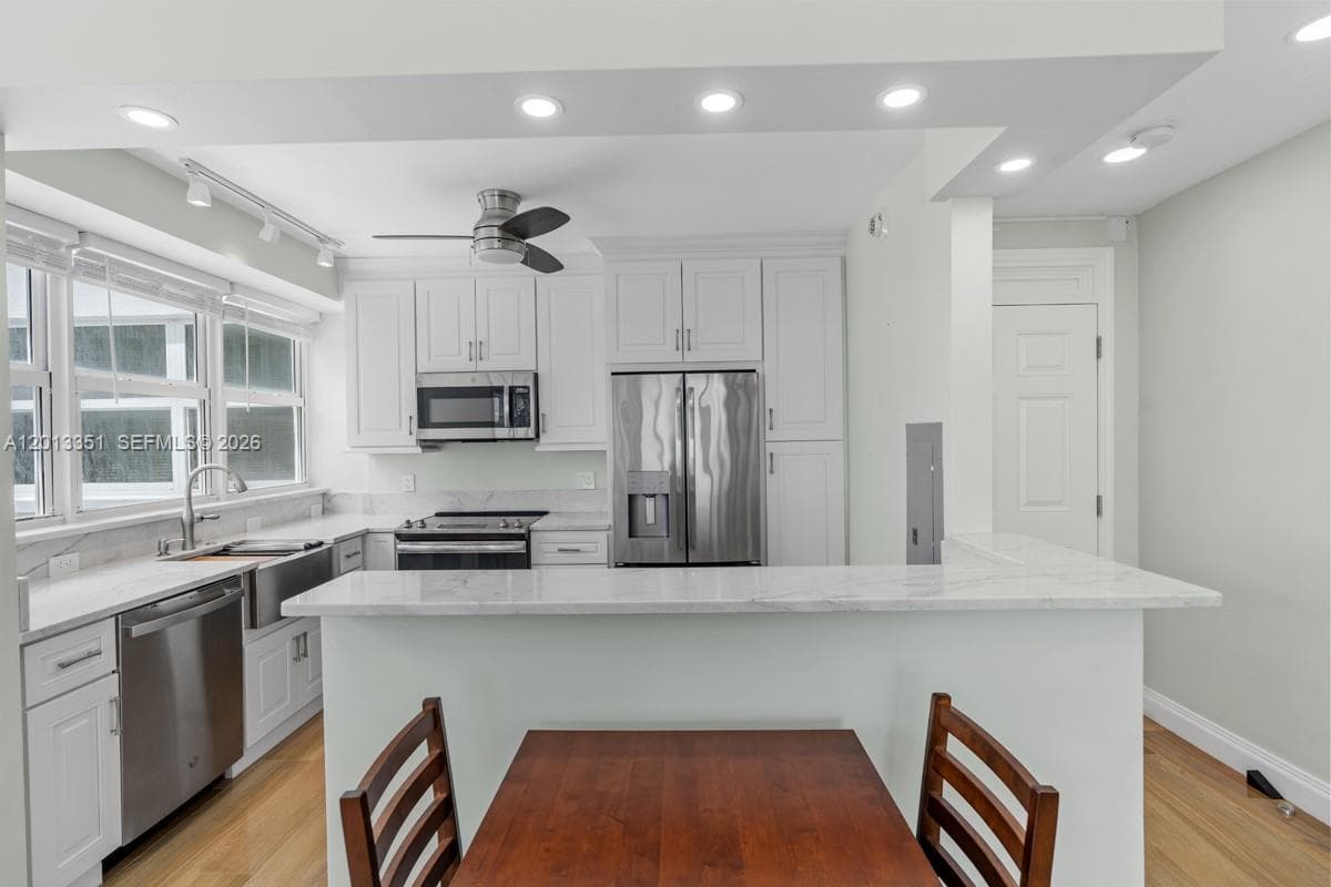 1920 Ocean Dr 701 photo 6