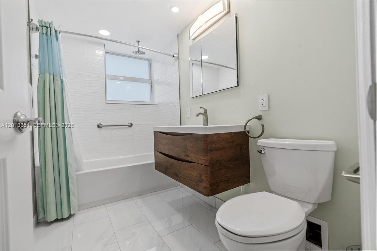 1920 Ocean Dr 701 photo 17