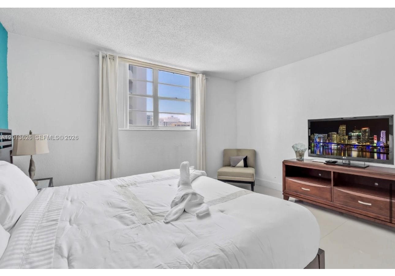 4001 Ocean Dr 7B photo 14