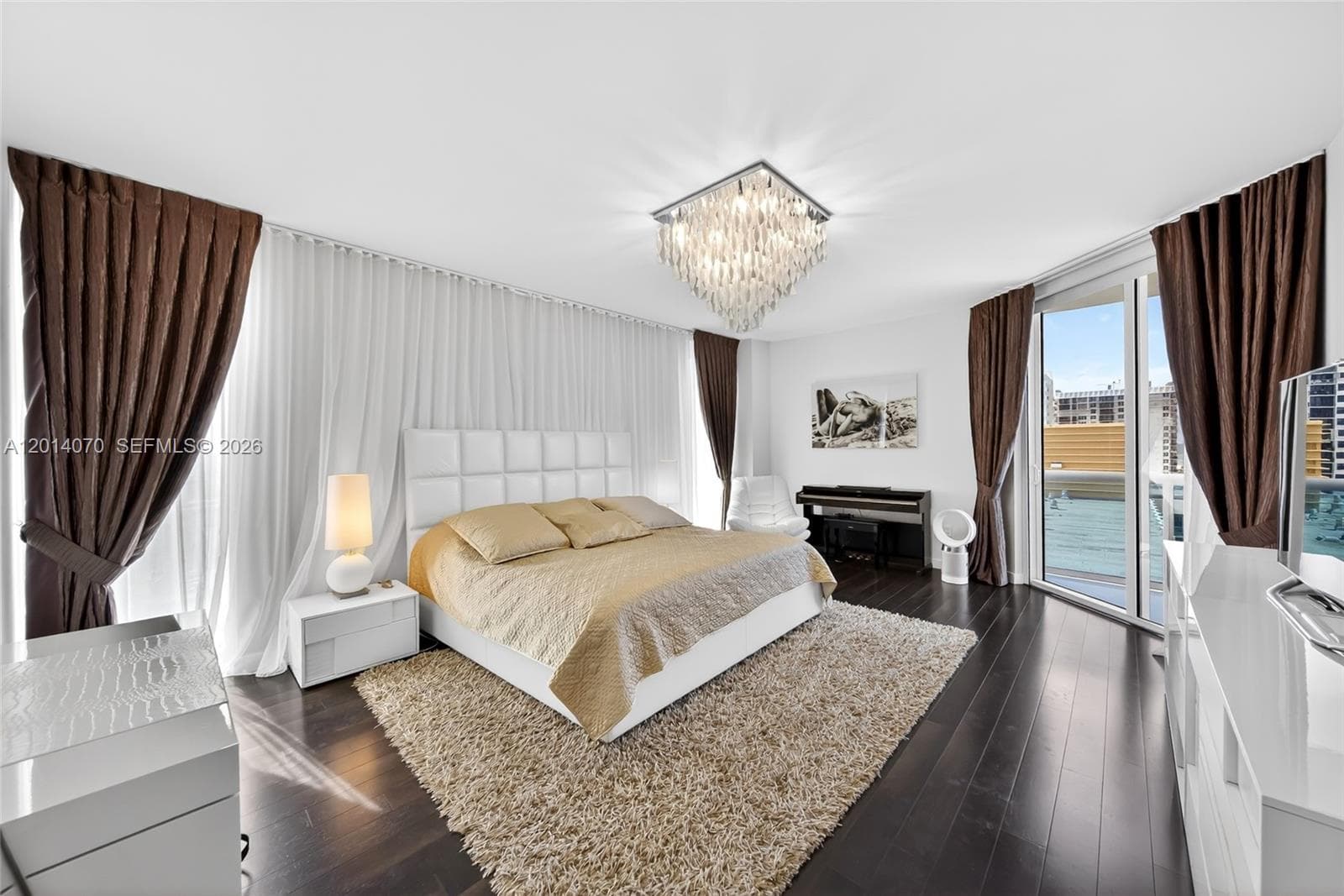 2711 Ocean Dr 1901 photo 9
