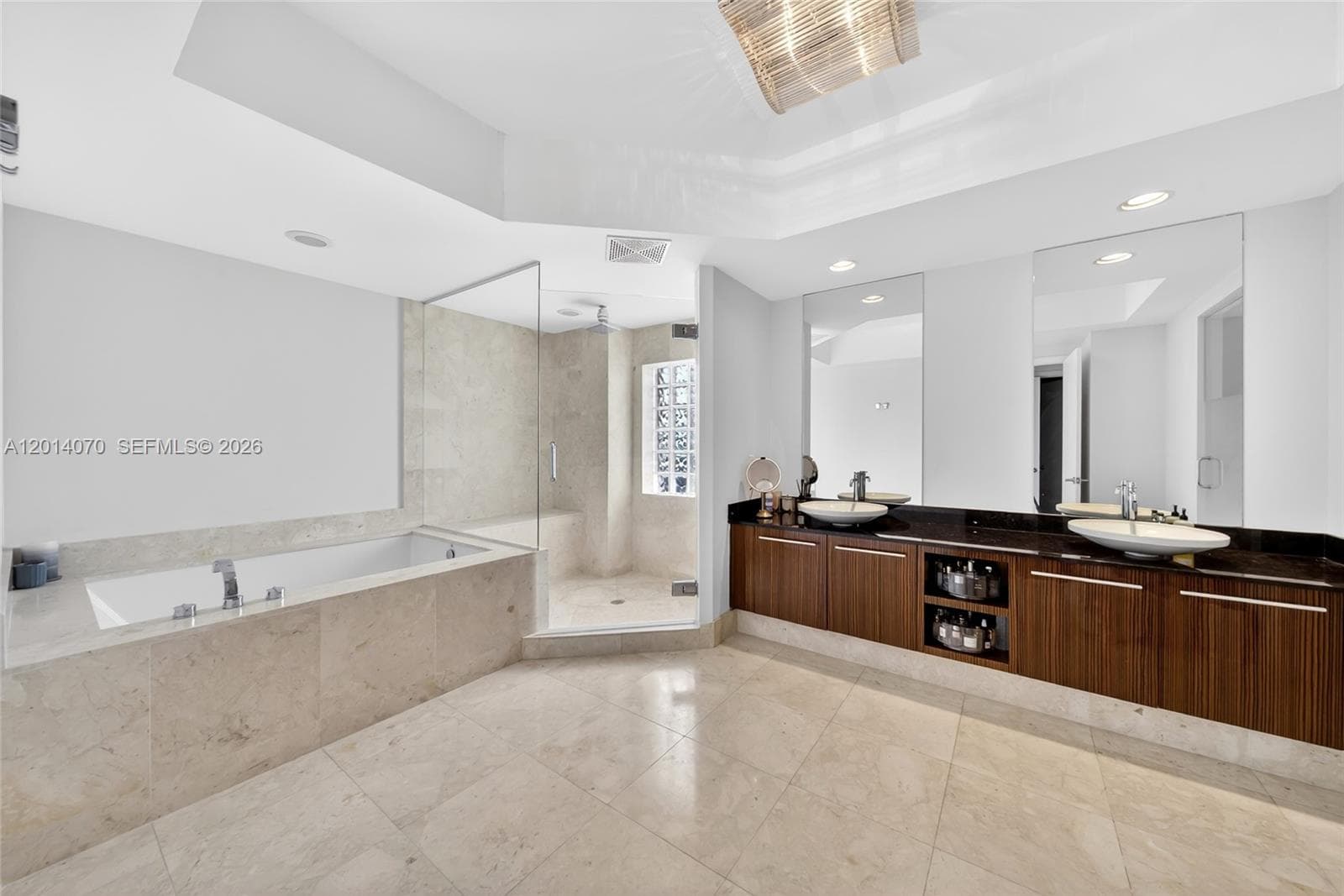 2711 Ocean Dr 1901 photo 15