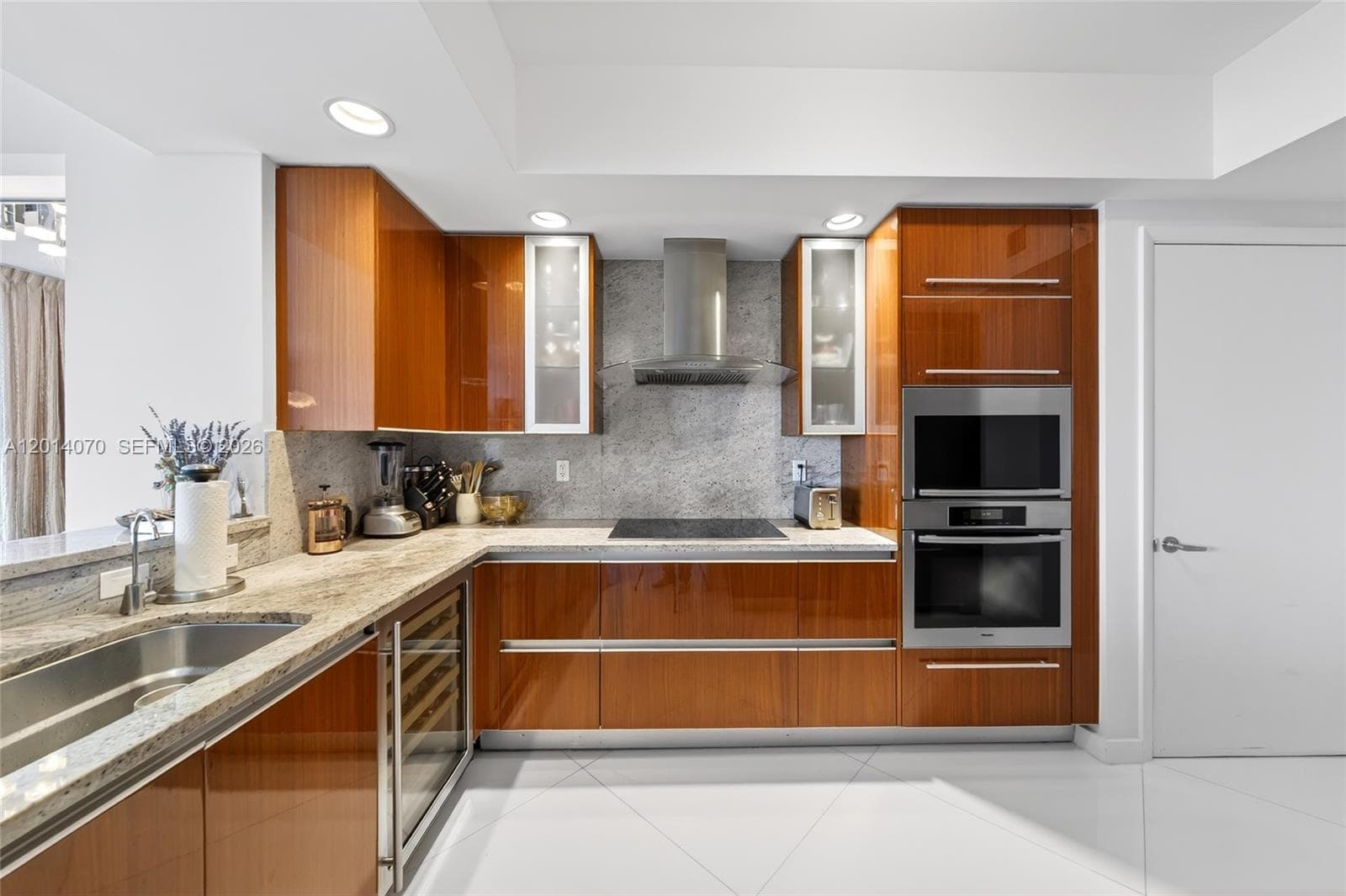 2711 S Ocean Dr 1901 photo 19