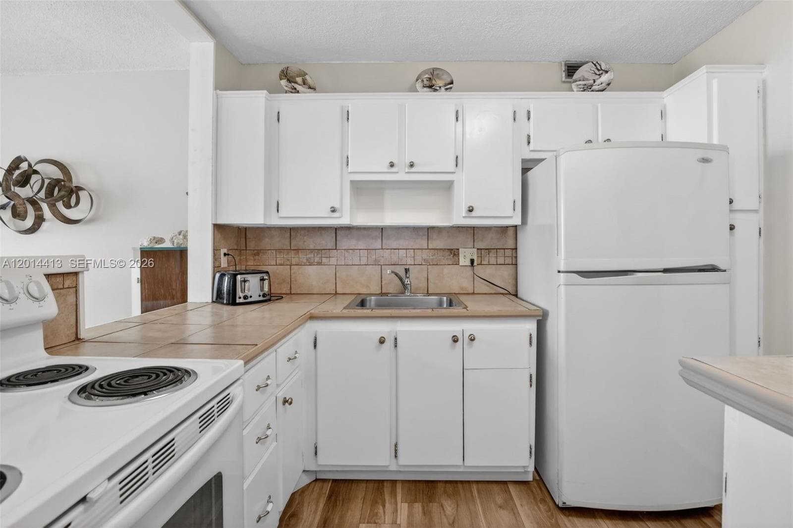 1817 S Ocean Dr 225 photo 3