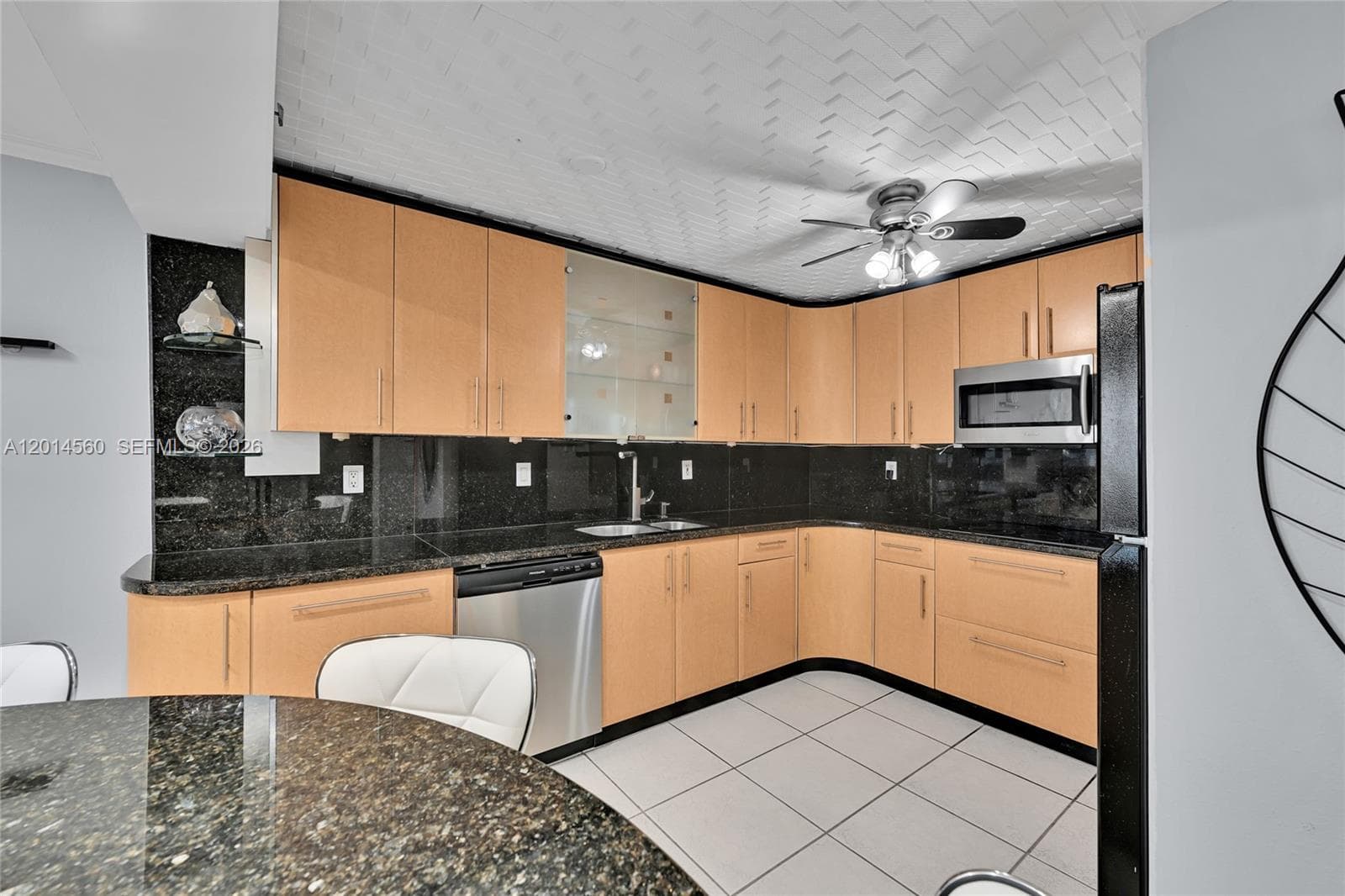 6039 Collins Ave 621 photo 23