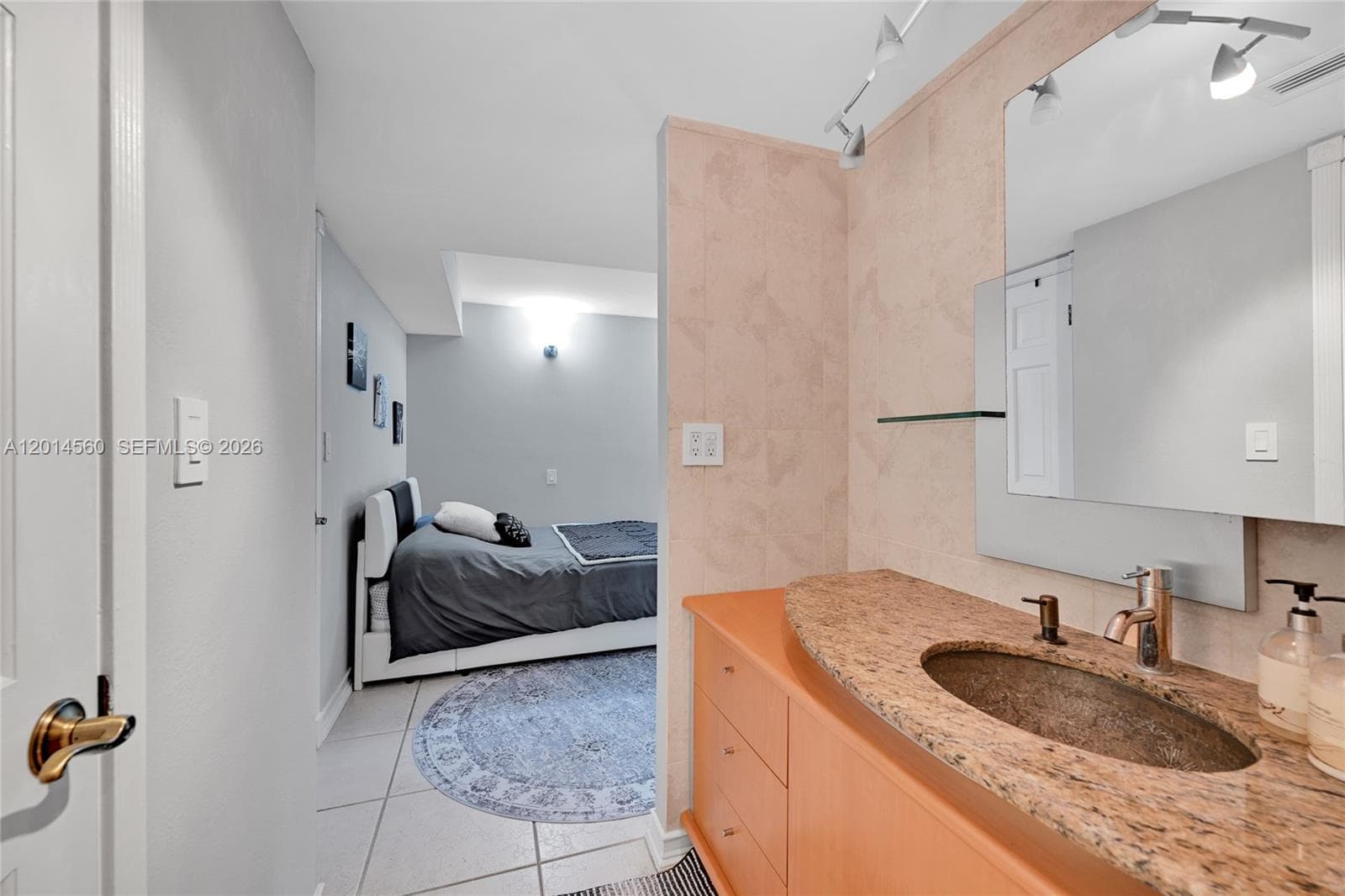 6039 Collins Ave 621 photo 5