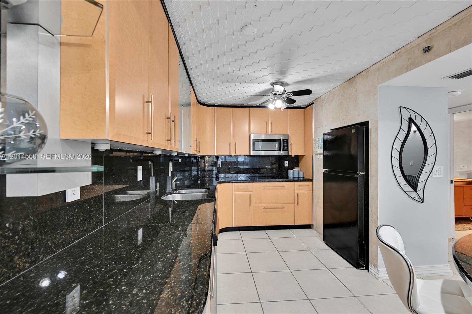 6039 Collins Ave 621 photo 4