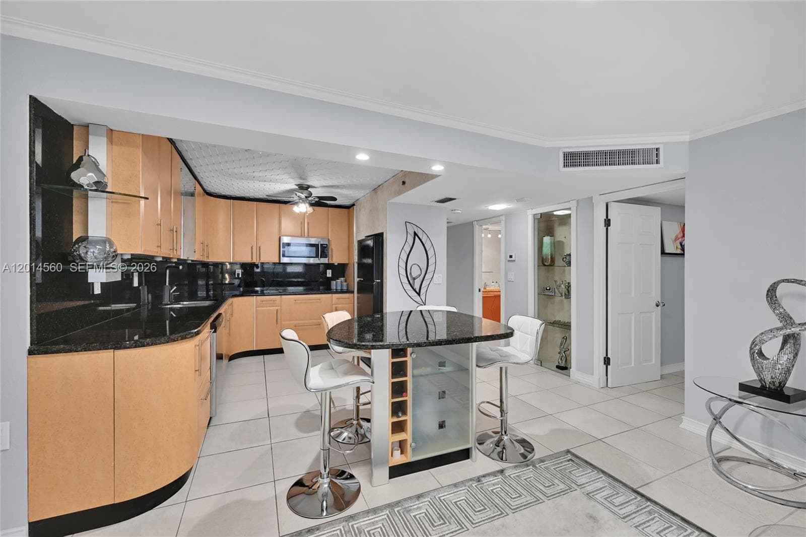6039 Collins Ave 621 photo 21