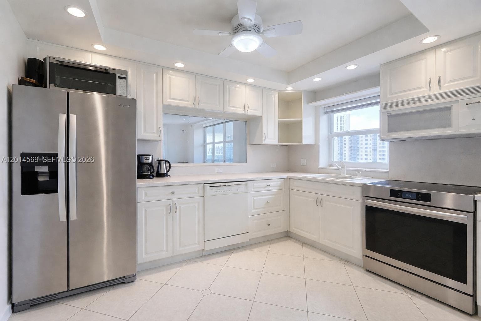3800 S Ocean Dr 1112A photo 2