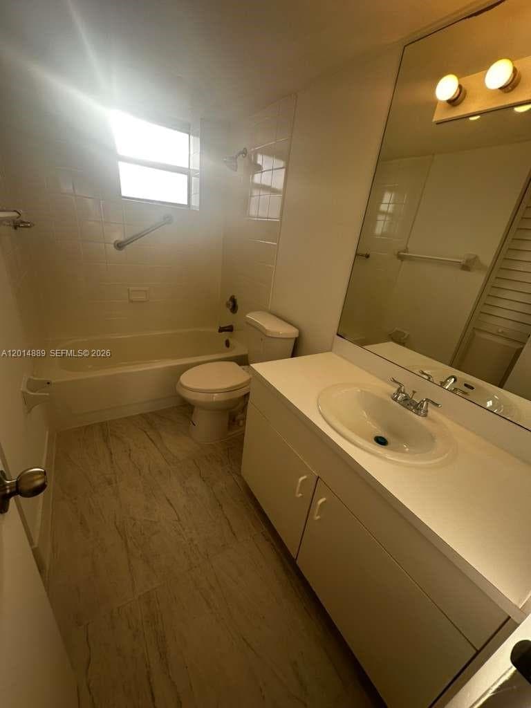 2903 NE 163rd St 506 photo 4
