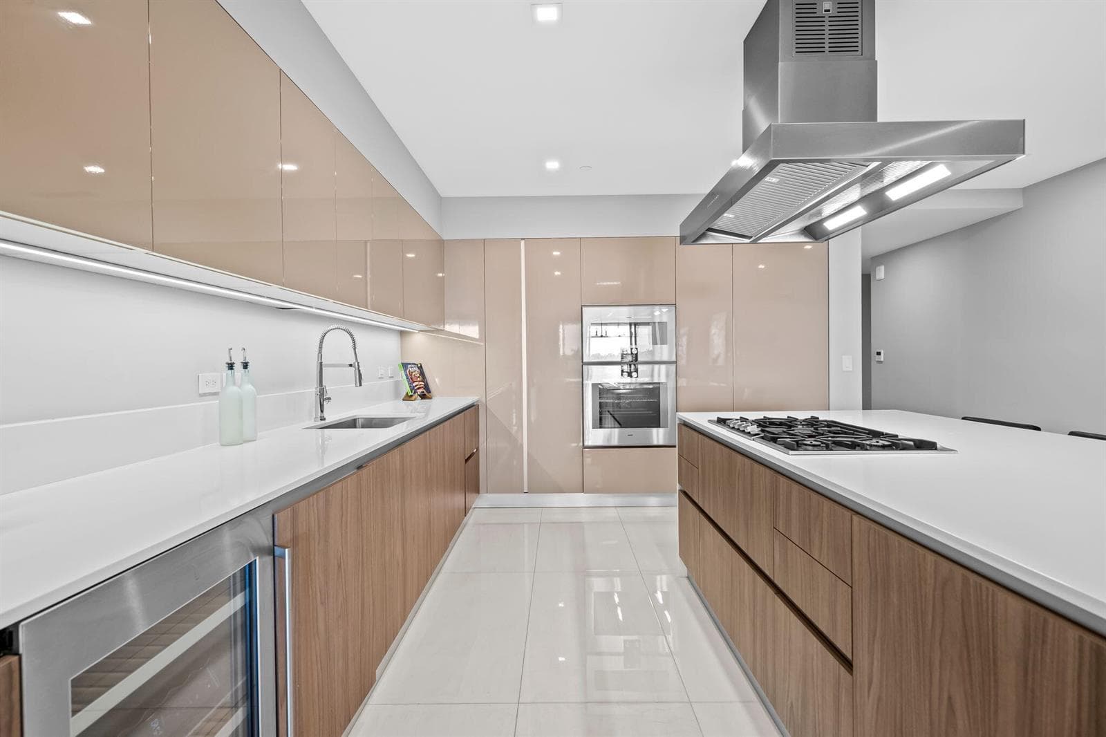 435 Bayshore Drive 302 photo 11