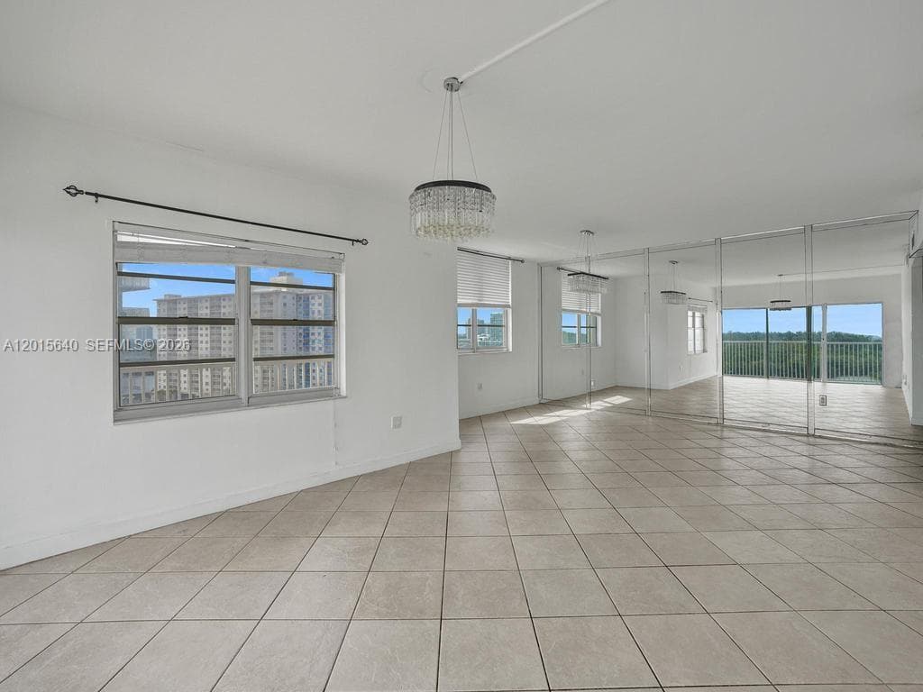300 Bayview Dr 906 photo 16