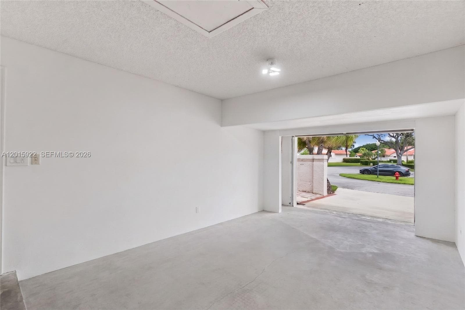 20013 Mona Cir photo 23