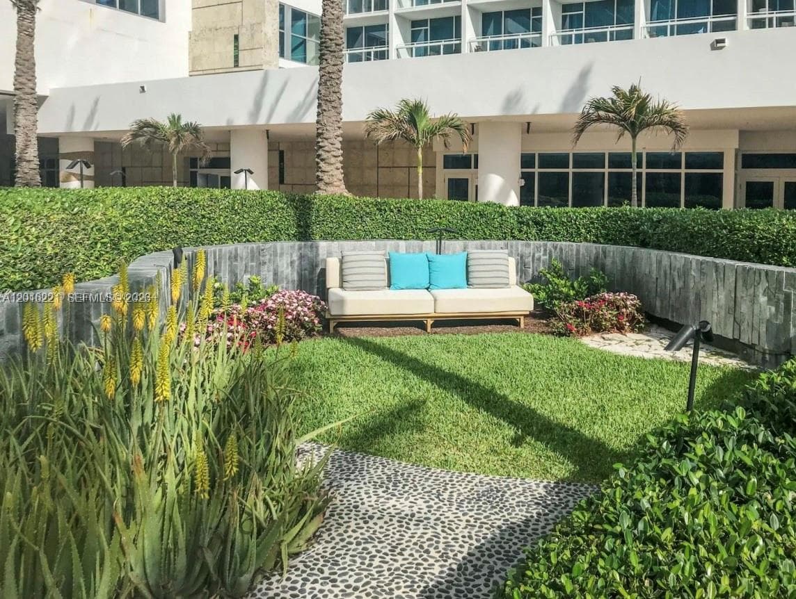 6801 Collins Ave 718 (deed 707) photo 25