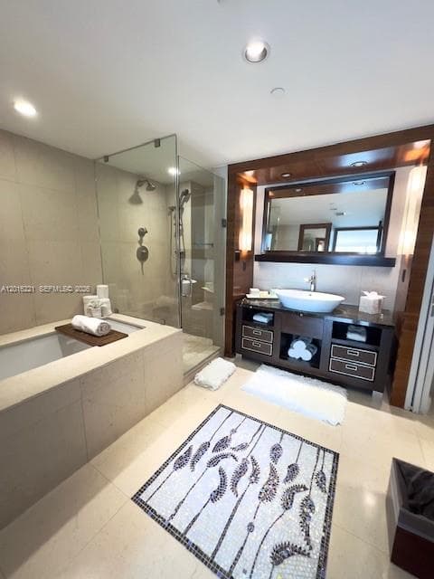 6801 Collins Ave 718 (deed 707) photo 21