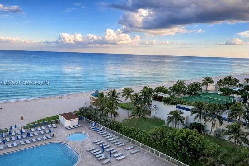 19201 Collins Ave 707 photo 3