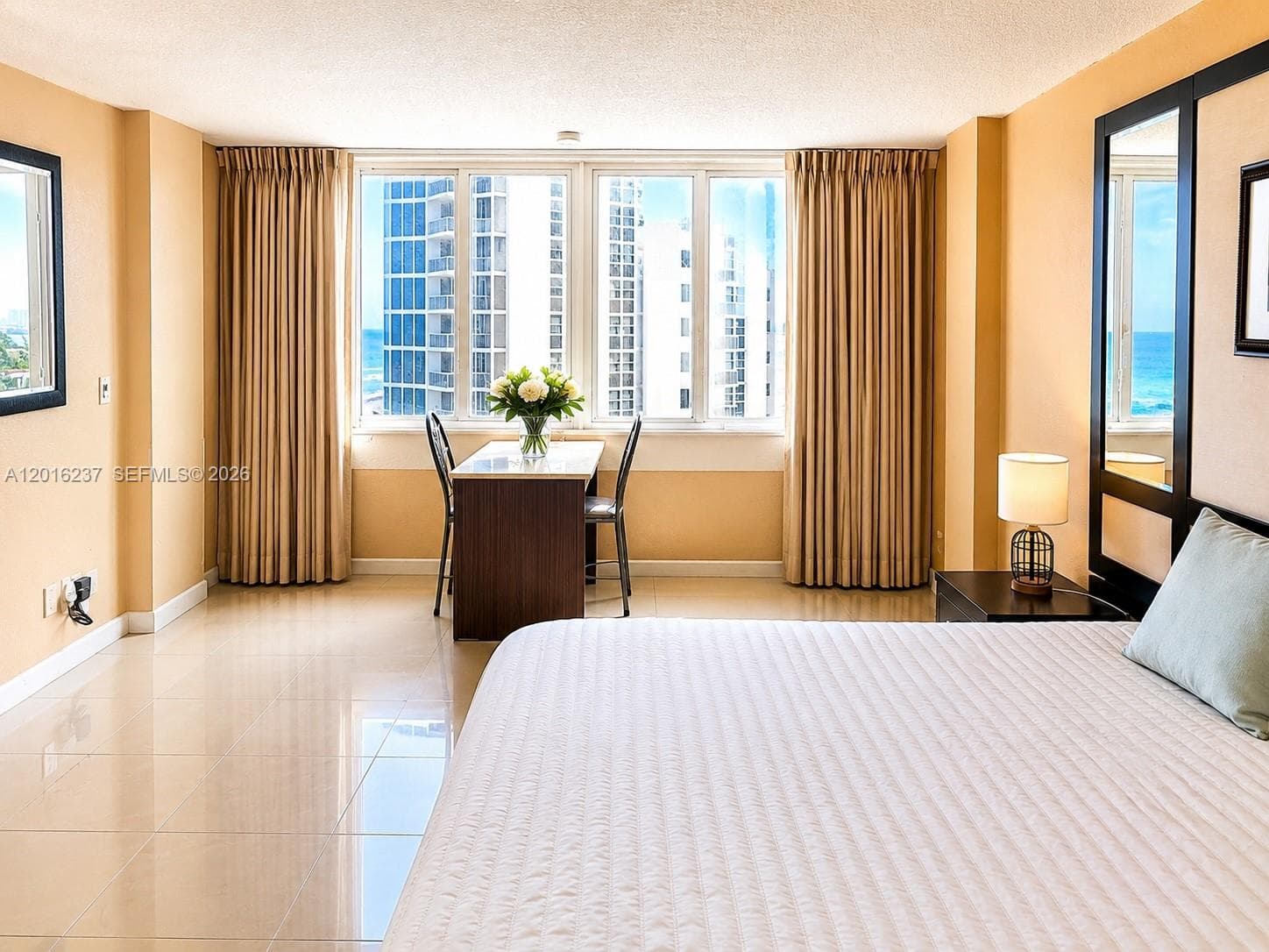 19201 Collins Ave 707 photo 5