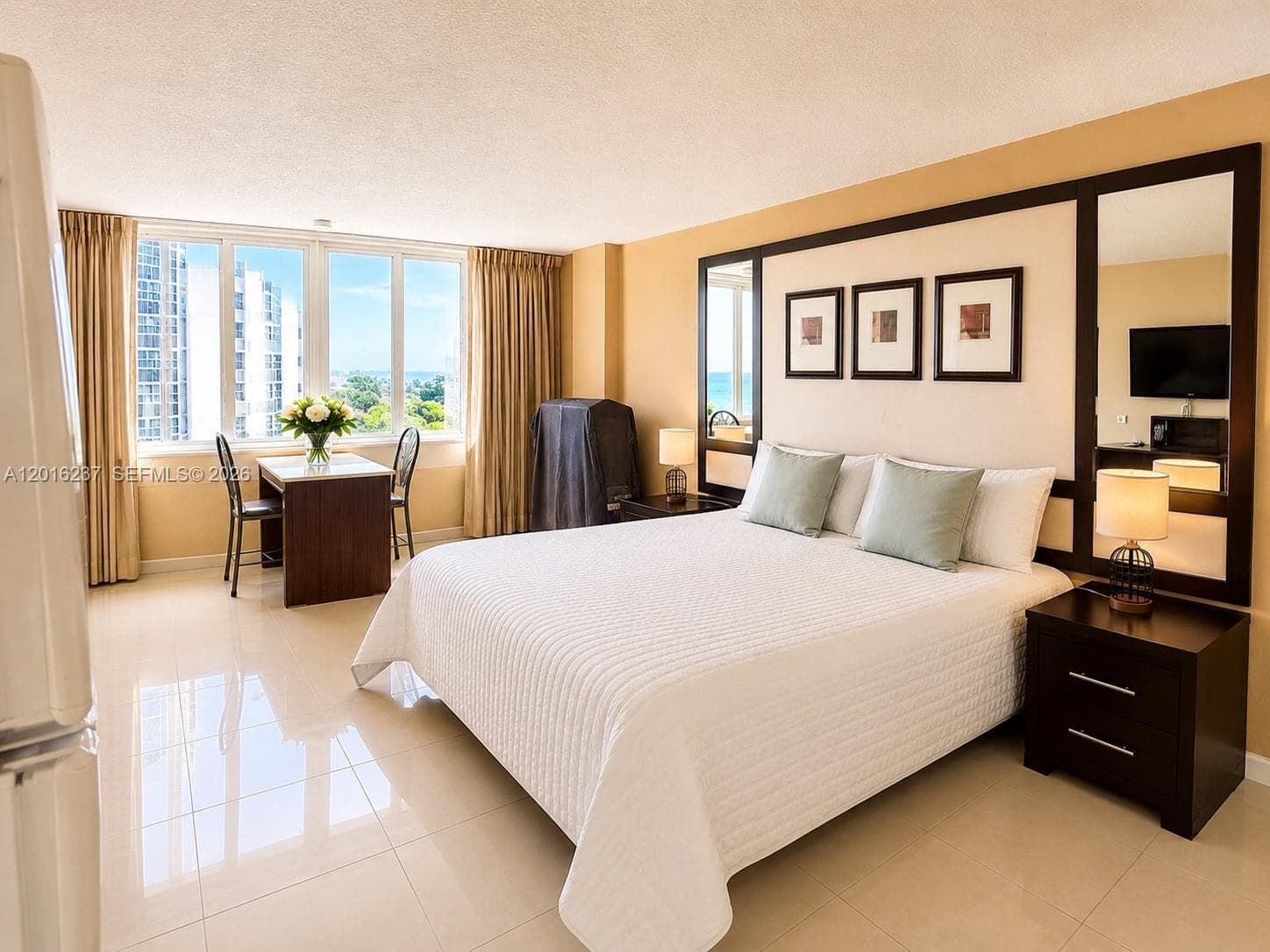 19201 Collins Ave 707 photo 9