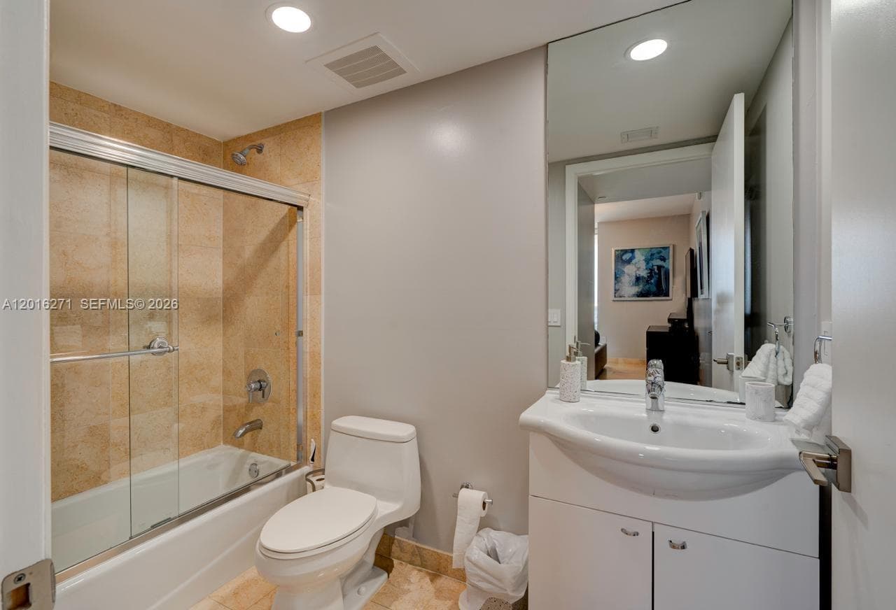 1830 S Ocean Dr 4903 photo 4