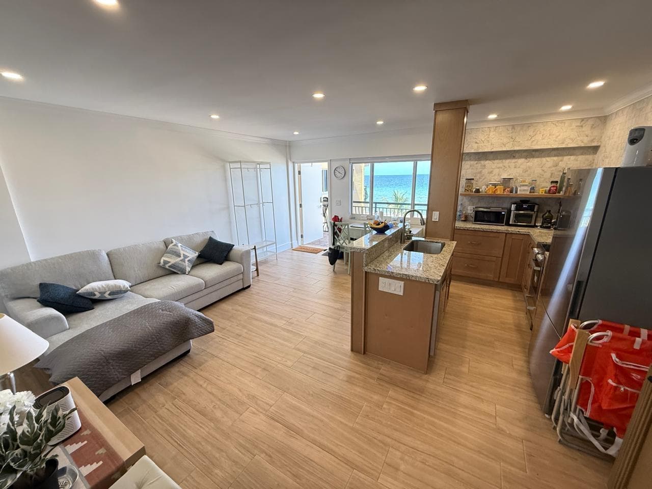 1815 N Surf Road 402 photo 13