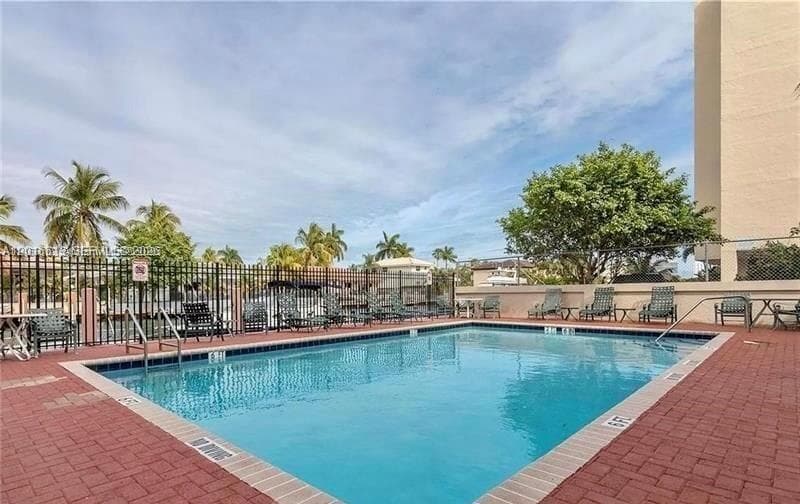 2903 N Miami Beach Blvd 906 photo 5