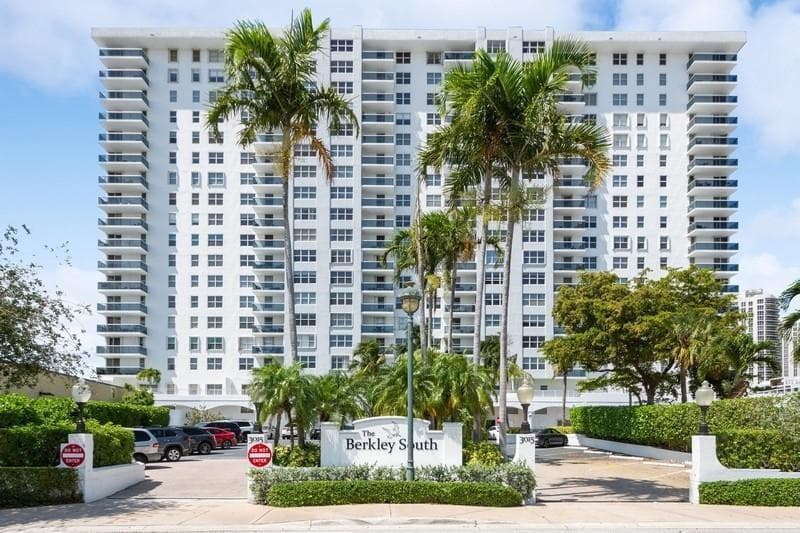 3015 N Ocean Boulevard 15a photo 1