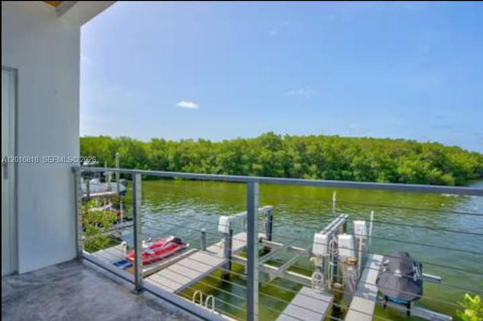 325 Calusa photo 17