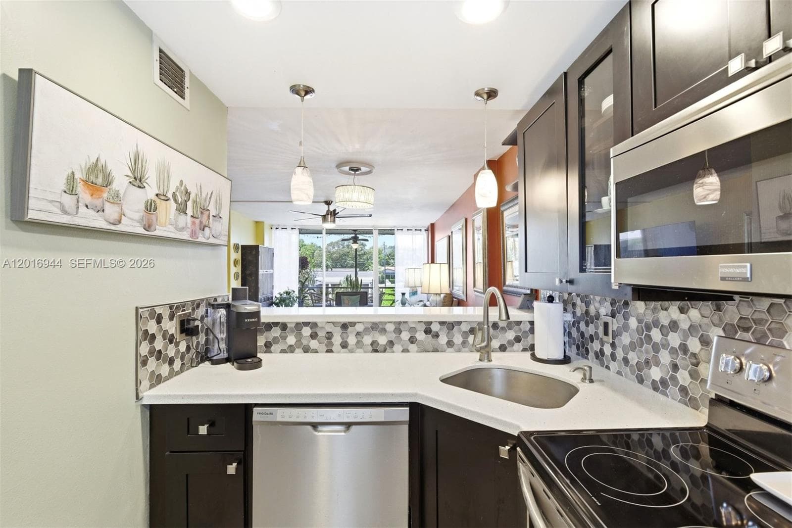 111 Royal Park Dr 2E photo 6