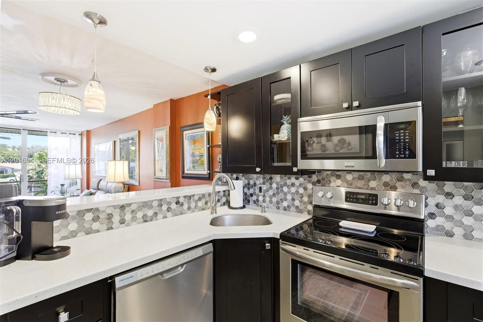 111 Royal Park Dr 2E photo 4