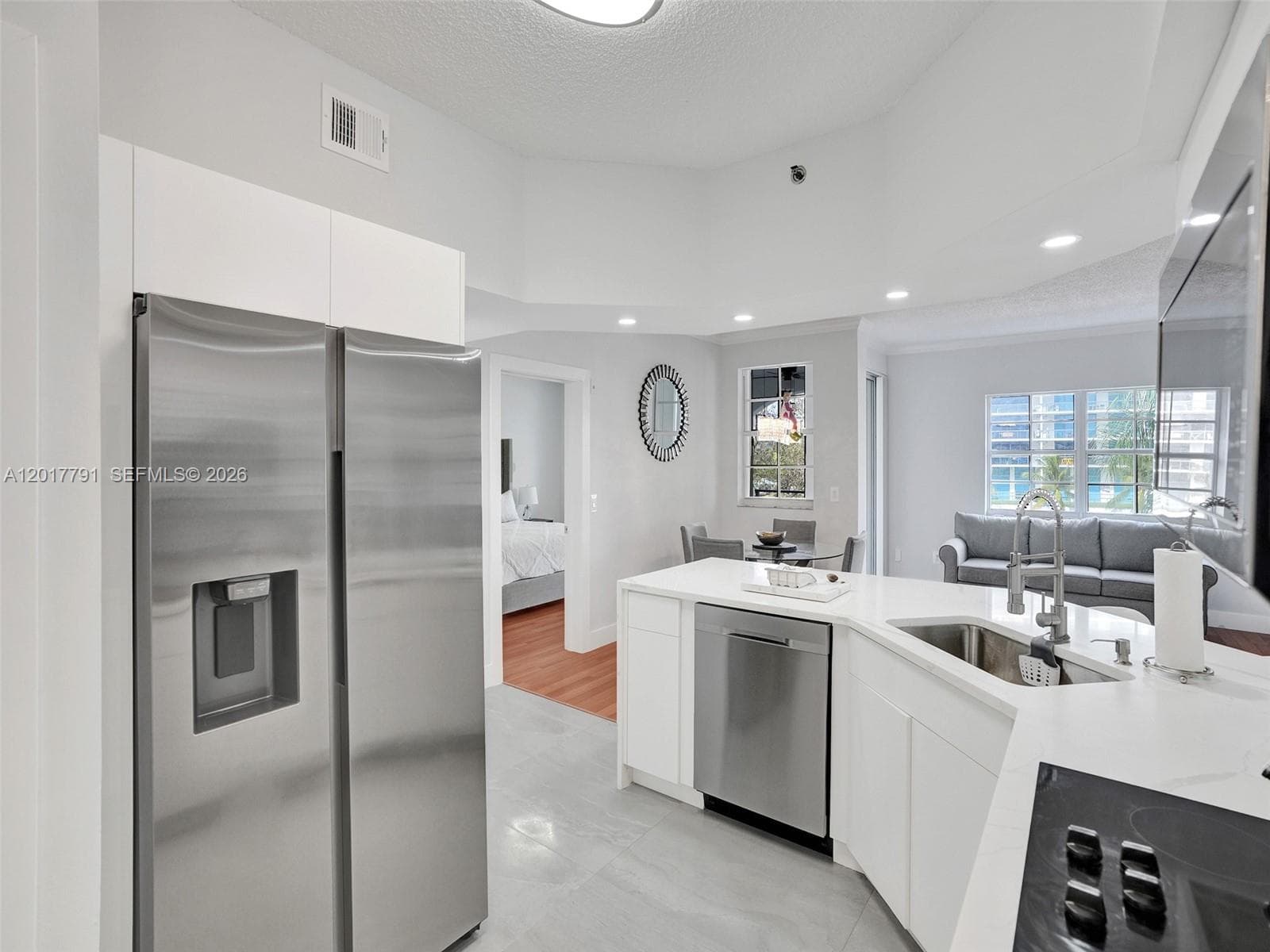 3245 NE 184th St 13305 photo 1