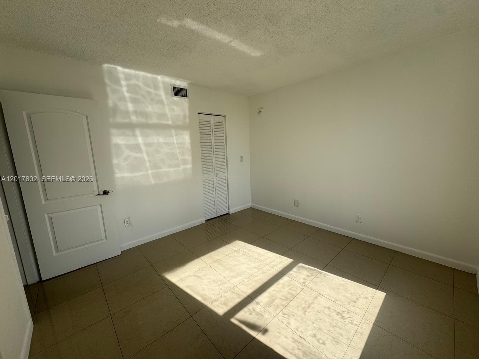 2020 NE 135th St 303 photo 9