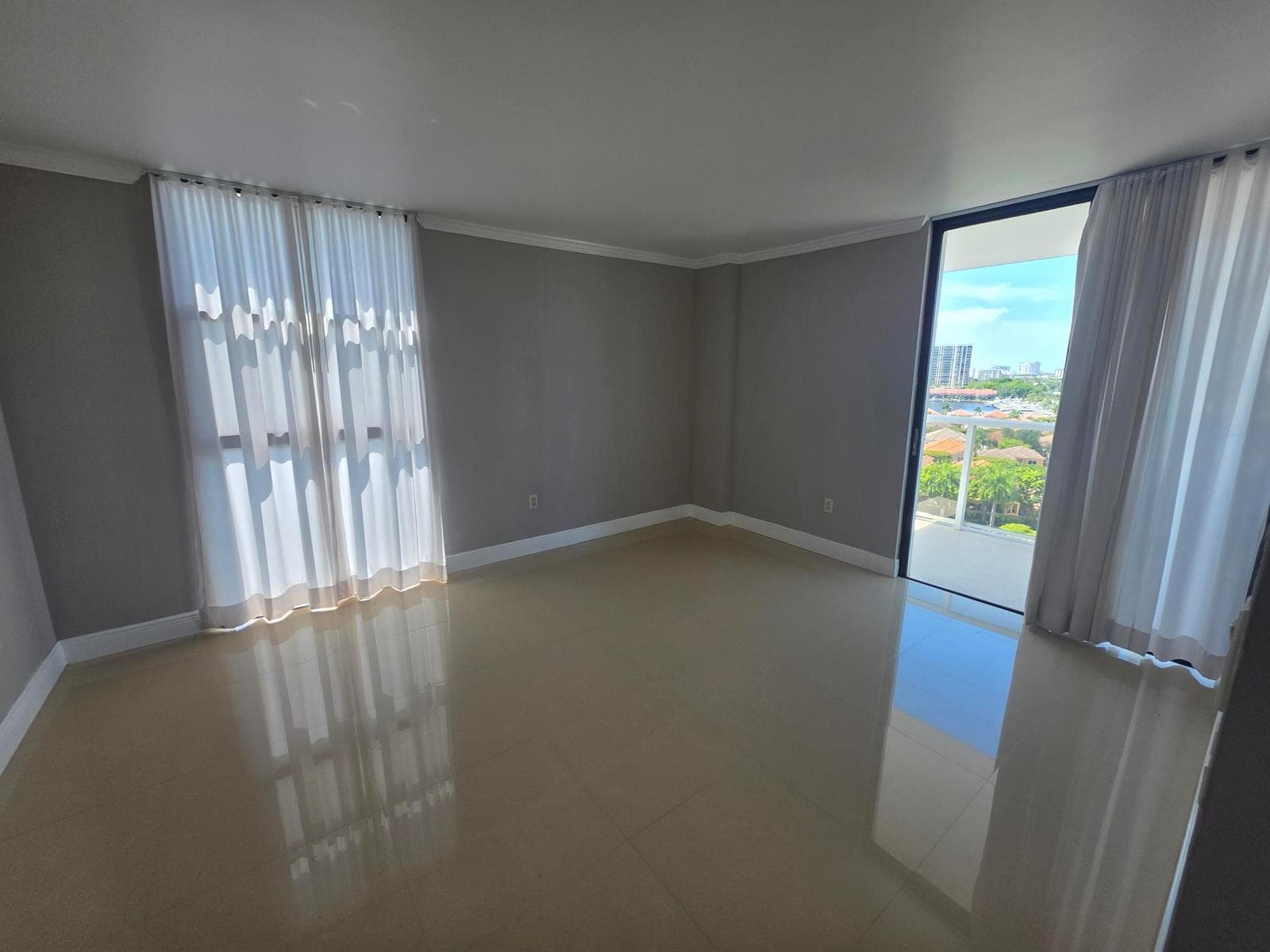 3701 N Country Club Drive 1008 photo 16