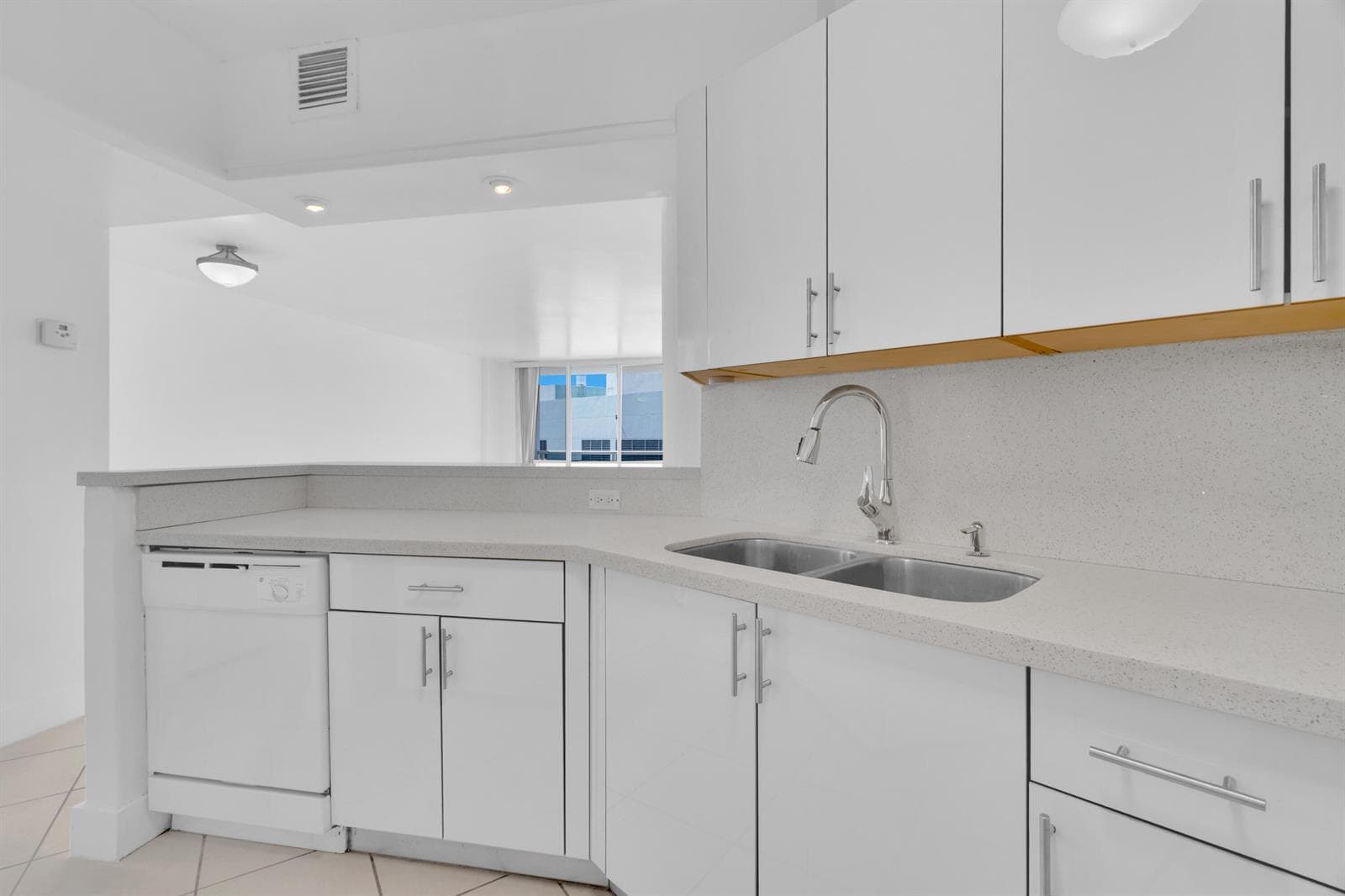 3725 S Ocean Drive 1215 photo 18