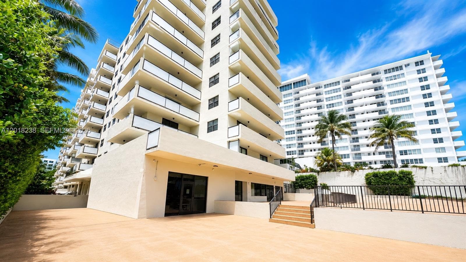1621 Collins Ave 310 photo 11