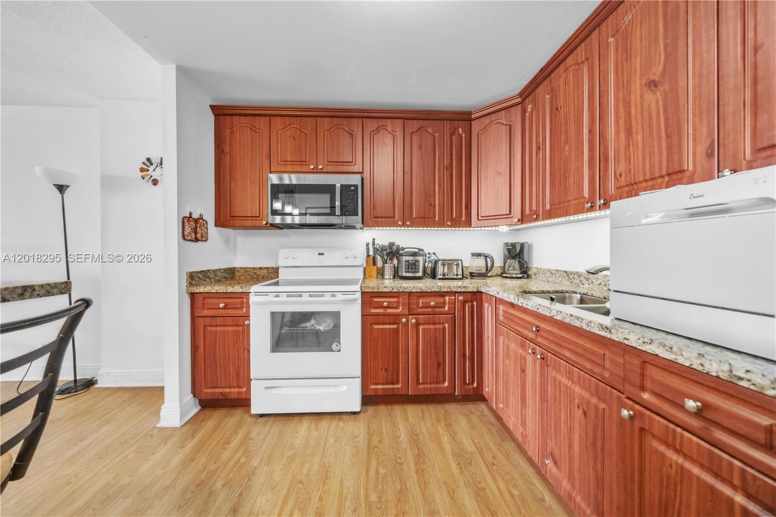 2101 S Ocean Dr 1506(AVAILABLE NOW) photo 6