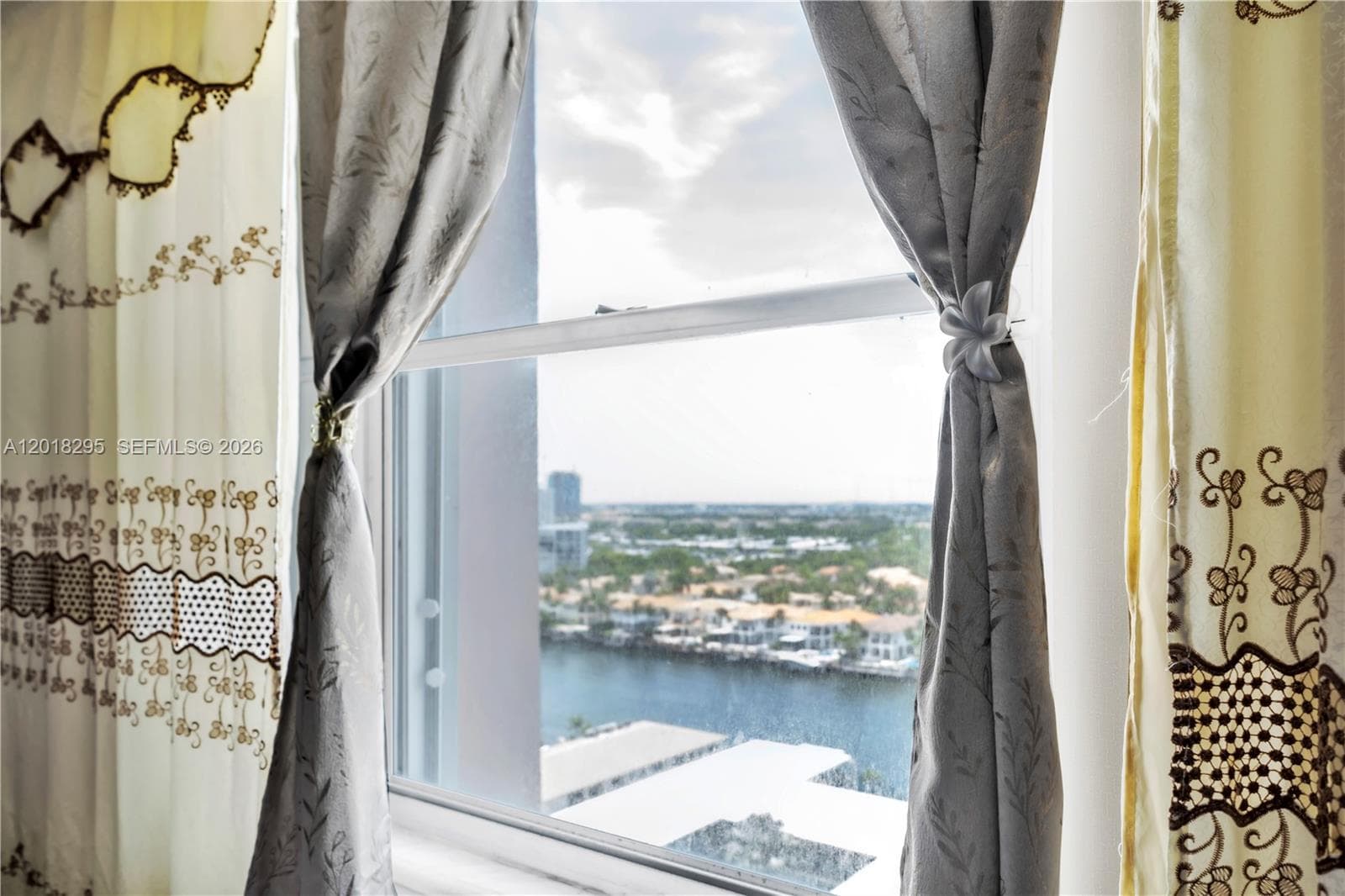 2101 S Ocean Dr 1506(AVAILABLE NOW) photo 14
