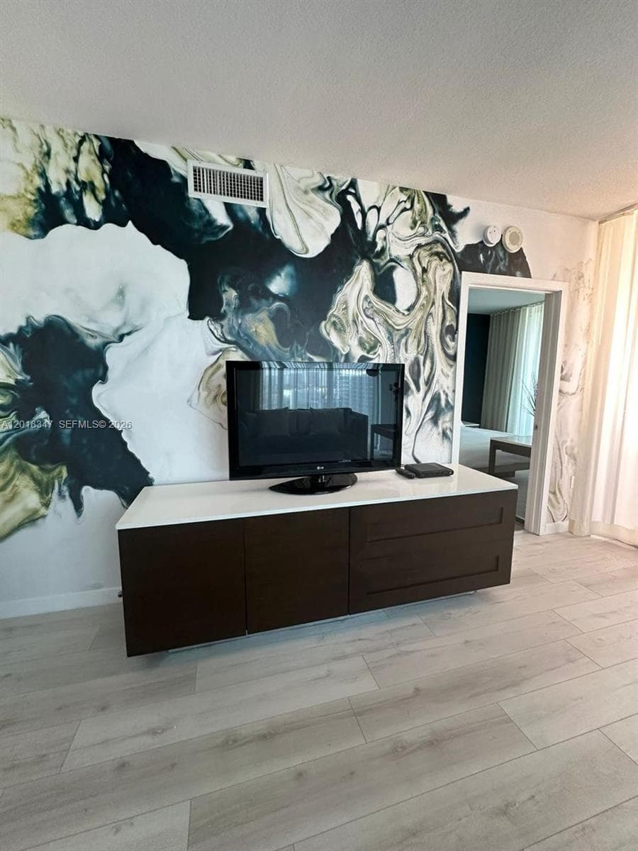17315 Collins Ave 2006 photo 13