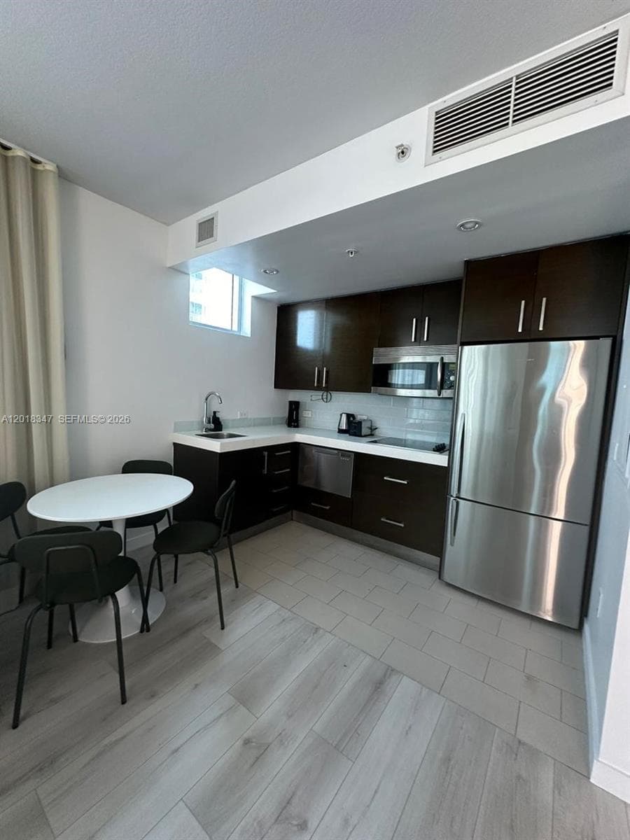 17315 Collins Ave 2006 photo 9