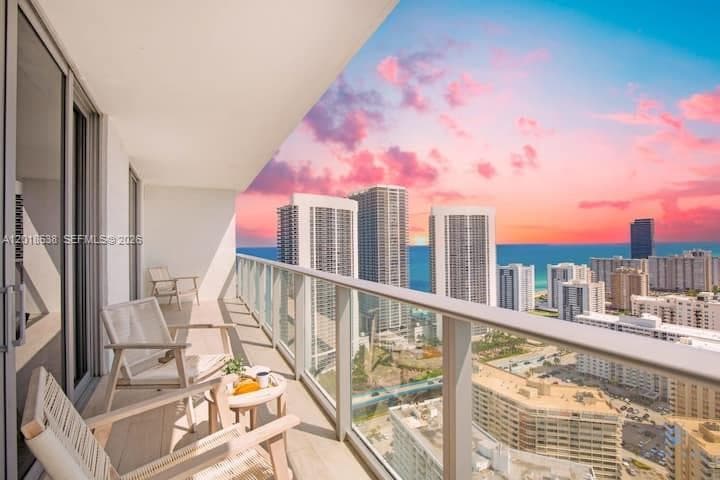 4010 Ocean Dr R2708 photo 6