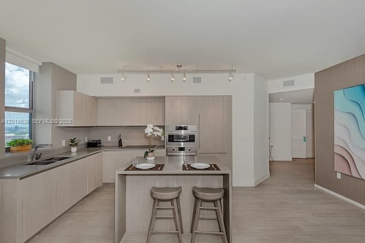 4010 Ocean Dr R2708 photo 14