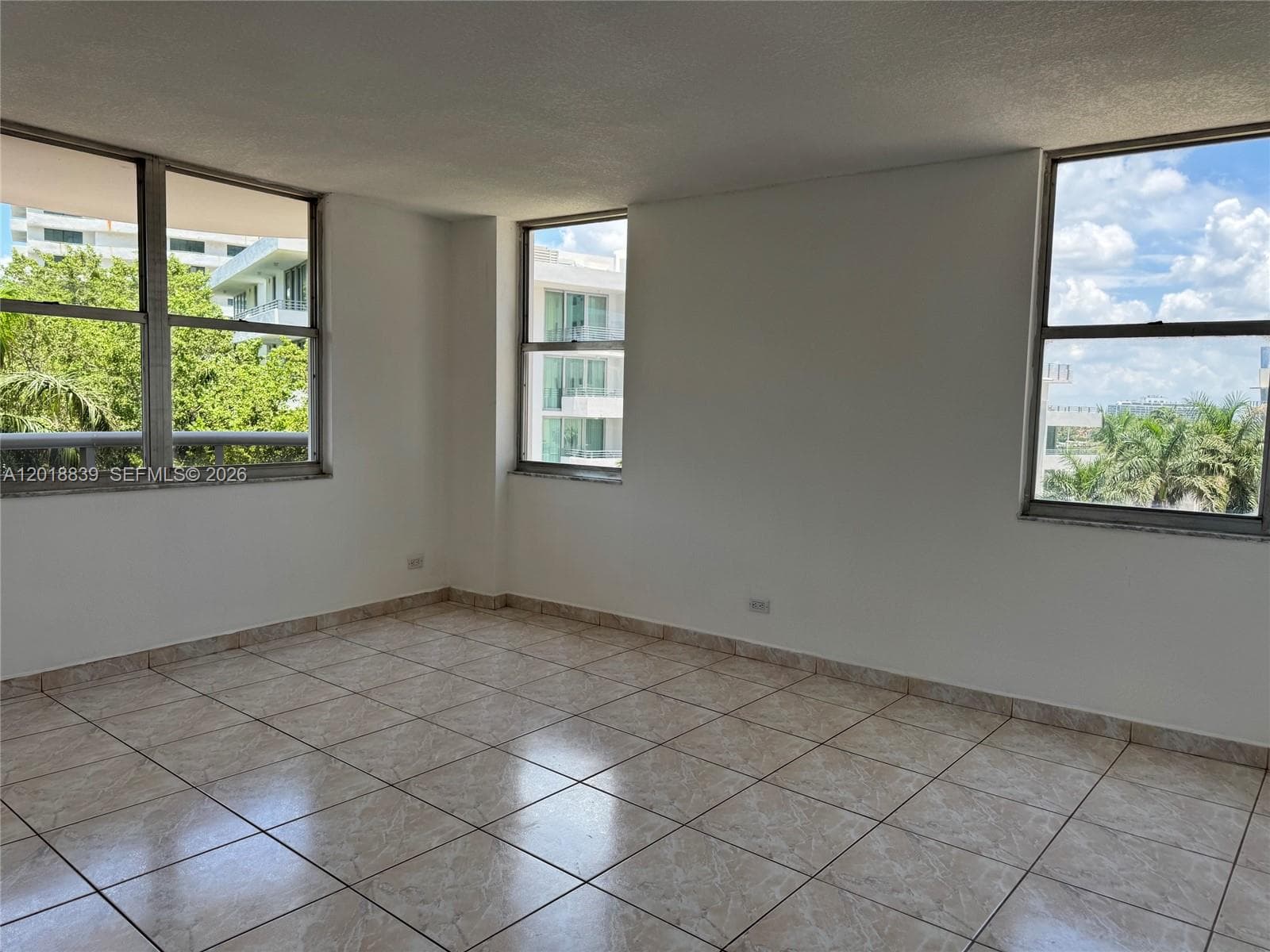 6039 COLLINS AV 537 photo 14