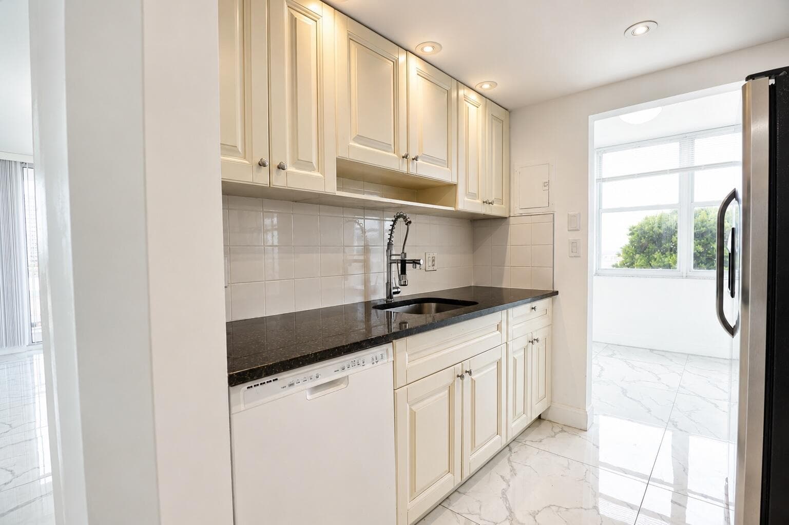 101 Briny Avenue 401 photo 14